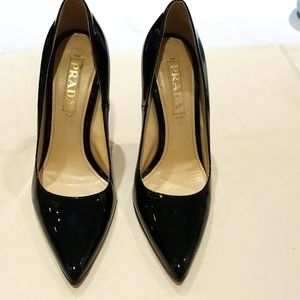 PRADA MILANO DAL 1913 BLACK patent leather pumps very good condition